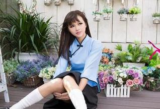 尤果网 – 拯救你无聊下午的美图,田慕儿在泳池里泡得恰到好处