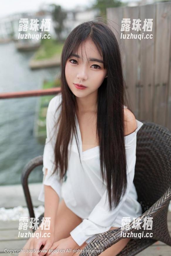 推女神-王语纯 推女神 - 王语纯的乔装更新:又一套牛仔裤照,让我努力扪心自问。