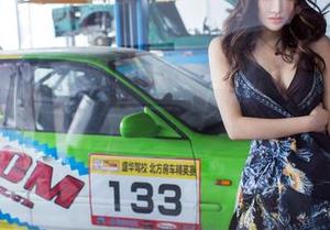 推女郎 – 梁棋棋私拍合集，棉袜里的不羁与调皮