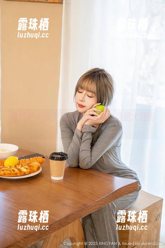 星颜社-张灵儿 星颜社 - 张灵儿的短裤写真:这是大腿的呼唤?