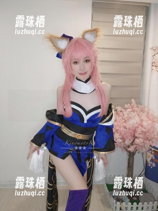 木之本果 撕掉标签!木之本果的最新图集,柴郡花容,这音乐就为了配景吗?