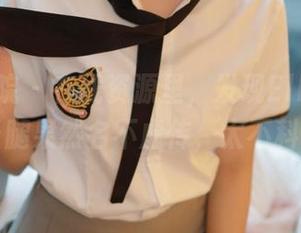 模范学院 – 在线资源里，发现Ellie艾栗栗的长腿果然名不虚传，太不科学了！