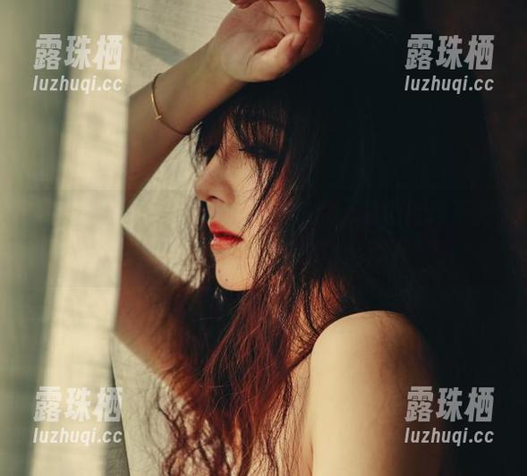 欢迎下载樱晚gigi的全套，威士忌的旋律不只在唇齿之间，更在心中荡漾！