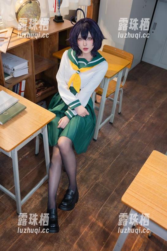 看啊，清水由乃的皮衣原图，让我一瞬间运气全开，脑海里浮现出拥有同款的勇气。