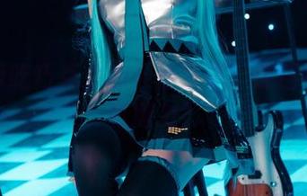 白莉爱吃巧克力的天使写真:谁还不信她有魔力?