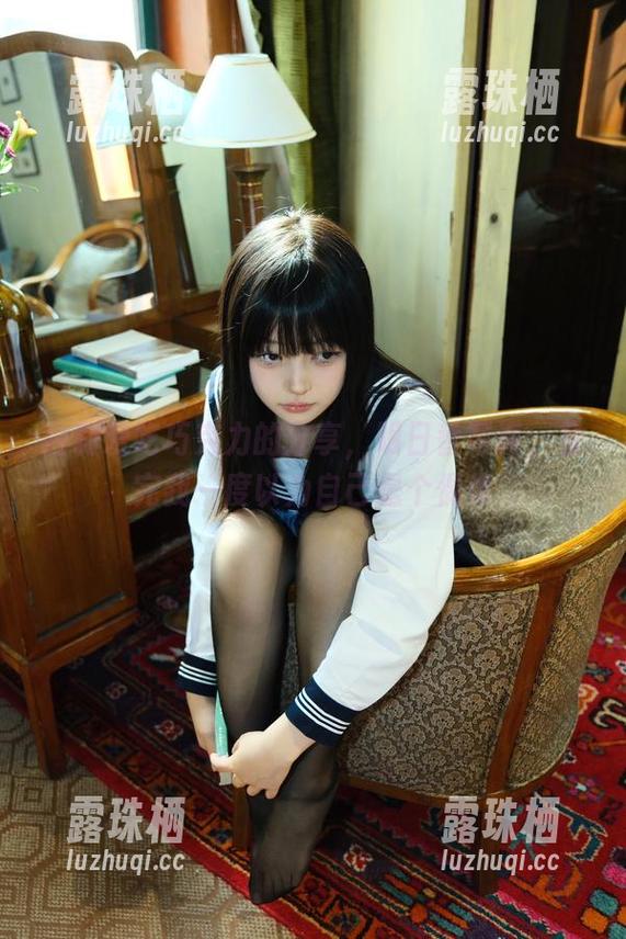 白莉爱吃巧克力 白莉爱吃巧克力的分享,明日香写真,看完我一度以为自己是个偶像