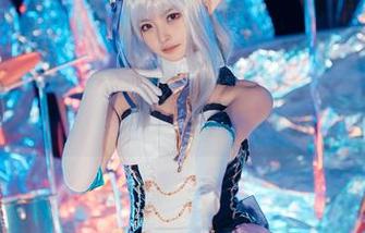 这组白莉爱吃巧克力的图片,长腿是主角,但其他的也很有意思。