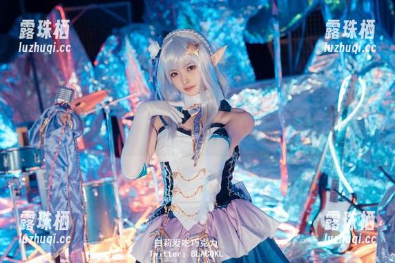 白莉爱吃巧克力 这组白莉爱吃巧克力的图片,长腿是主角,但其他的也很有意思。