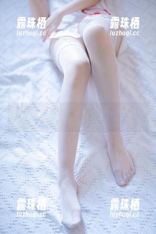 本来只想看白露Bululu的写真，没想到下载后被奶牛圈住了！