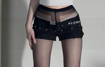 微密圈 – 一张图片，万千想象——白龙猫女的裤里丝出炉啦！