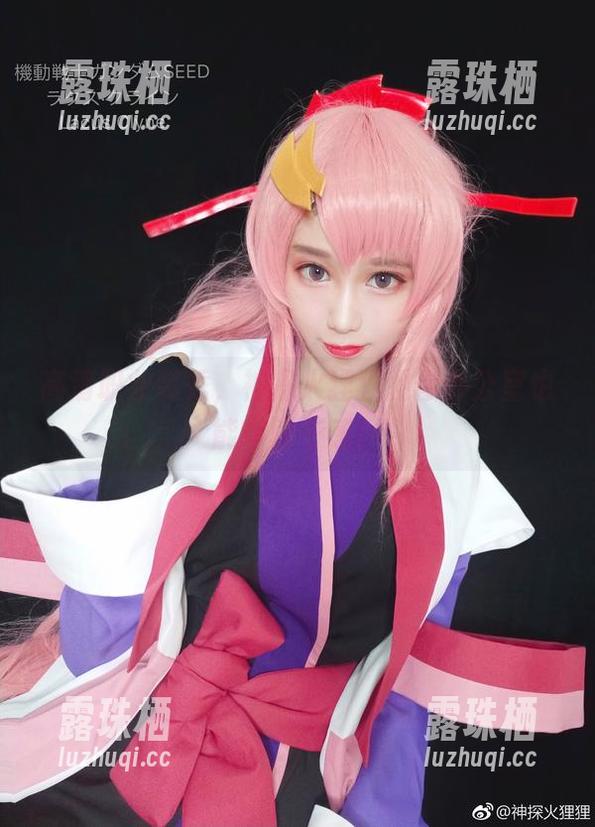 神探火狸狸 高清职业装秀,神探火狸狸教你办公室也能有段子感!