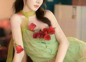 秀人网 – 谁能想到Mieko林美惠子在校园私拍的今天?