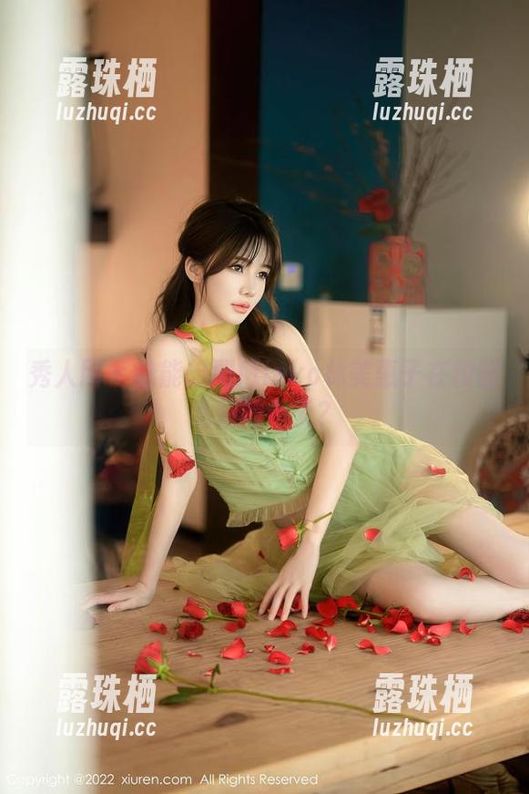 秀人网 - 谁能想到Mieko林美惠子在校园私拍的今天？