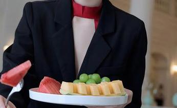 秀人网 – 套装不只是一套衣服,优琪琪子yuki用她的作品集说出了这一点!