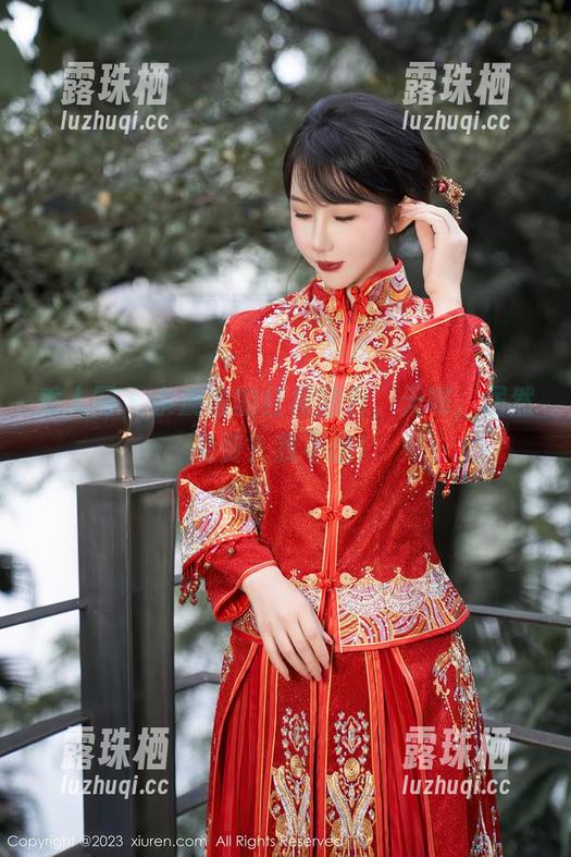 秀人网 - 余虞酱的红裙图包，天哪，居然免费？我不信！