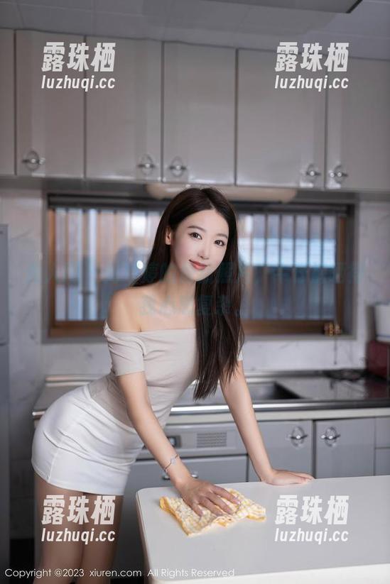 秀人网 - 刘婷婷的最新照片，牛仔裤晒得我心思复杂。