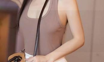 秀人网 – 外科TEL的体操服私拍——让人不自觉想多看几眼的pose,真奈,真会撩。