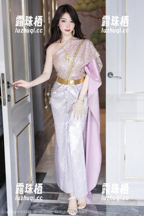 秀人网 - 大美媚京的全套高跟鞋图集，不怕摔的女士时刻！