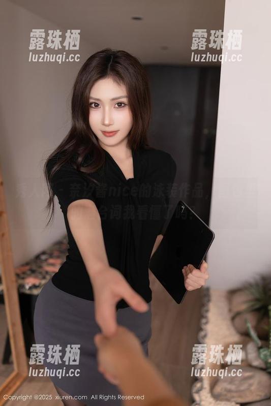 秀人网-奈汐酱nice 秀人网 - 奈汐酱nice的泳装作品,图包里的潜台词我看懂了吗?