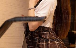 秀人网 – 翻看小Kiki的美足：原图里的每个角度都让我停顿