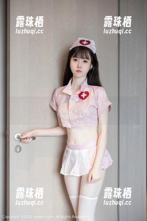 秀人网-小泡芙winna 秀人网 - 免费小泡芙winna的内衣图包!当然不能只是图,还有那种隐约的暧昧