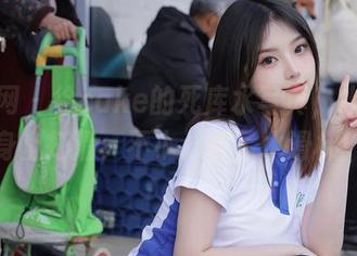 秀人网 – 徐cake的死库水写真,水珠在身上打滑,不小心成了水滑梯!