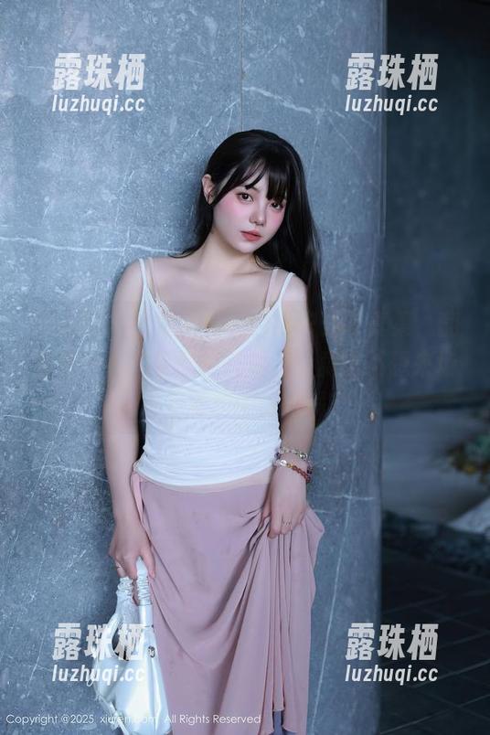 秀人网 - 林文文yooki的户外写真集，翻到每一页都要低吟几声，毕竟谁不想来场说走就走的旅行呢？