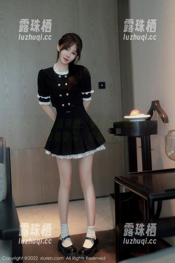 秀人网-沈蜜桃miko 秀人网 - 高清传送:学姐沈蜜桃miko不仅会学习,也会迷人。