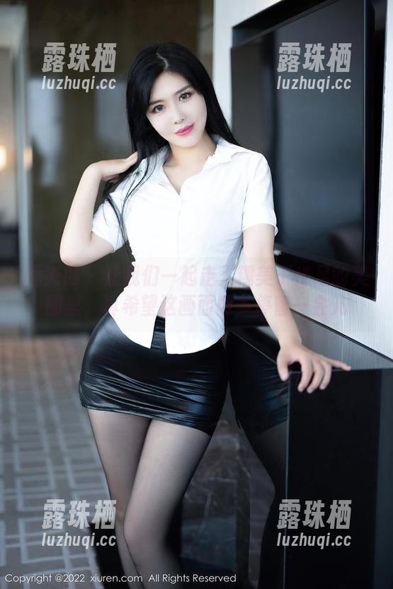 秀人网 - 让我们一起走入糯美子裸足的美图里，真希望这画面能多停留一会儿