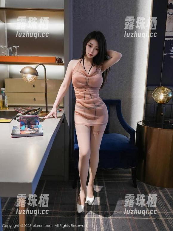 秀人网-软软roro 秀人网 - 无圣光双马尾,软软roro用作品见证了一切,来,点赞支持一下!