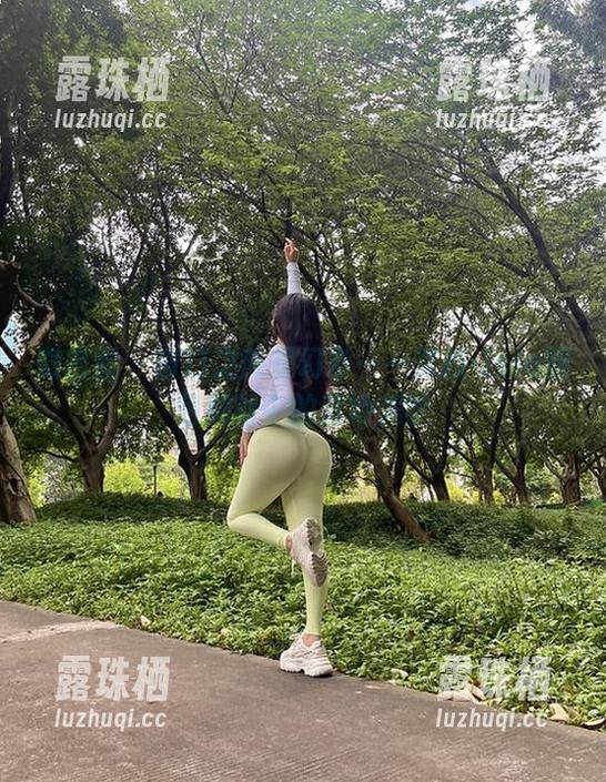 艾拉·isla 微密圈 - 窗口之外是幻影——艾拉·isla图包刷新中的落地美学