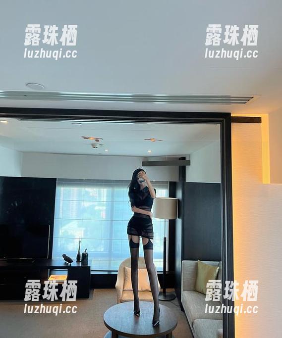 葛征 微密圈 - 葛征的镂空,让我无意间想起某些事,图包值得一看。
