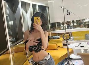 微密圈 – 看!又一组葛征学妹的最新原图,不想闭嘴