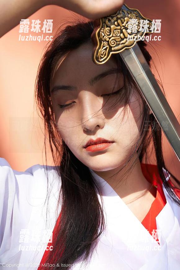 蜜桃社-王婉悠Queen 蜜桃社 - 这全套吊带,原图放出,王婉悠Queen果然没让人失望。