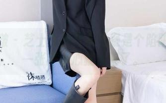 袜啵啵 – 芝士女神合集无疑是个陷阱——一张不小心就深陷了。