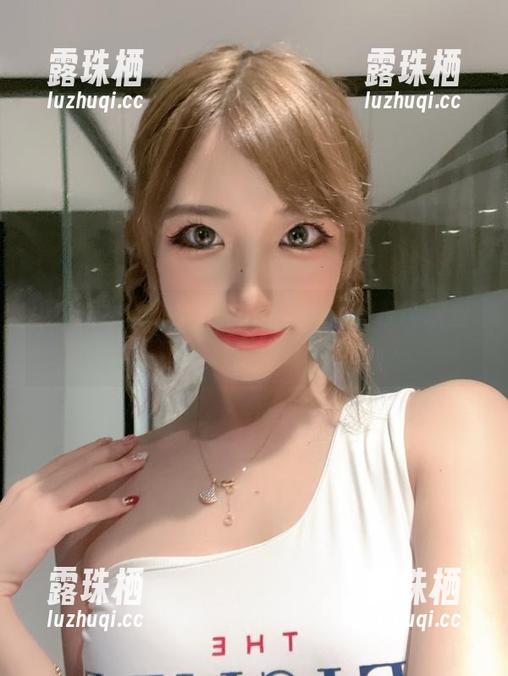 微密圈 - 高清写真vol.陈妮妮UNI+灰丝，超乎想象的小趣味！