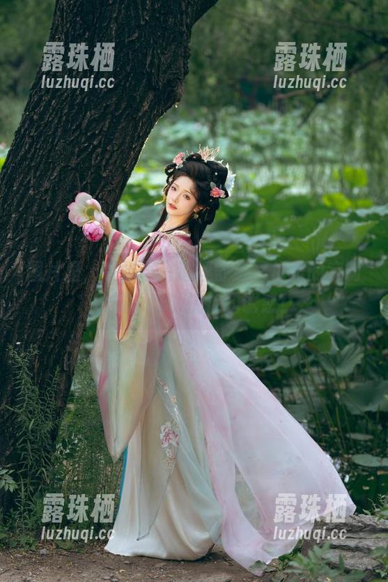 雯妹不讲道理 图片里,雯妹不讲道理舒适又优雅的定制丝袜,难以抗拒的诱惑!