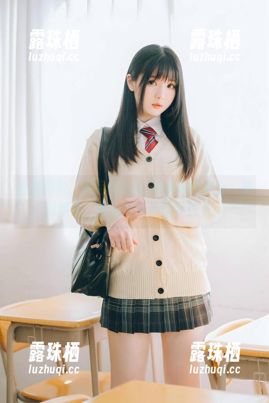 霜月shimo 精选图包,霜月shimo和学妹的组合,看似单纯,却总给人不同的想象。