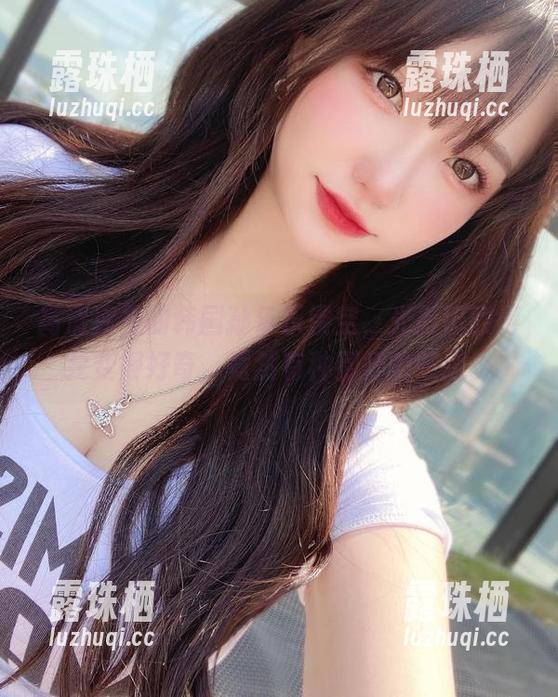 韩国孙乐乐 高清库里的韩国孙乐乐镂空,光影斑驳得我变得好奇,竟然有种别样的味道。