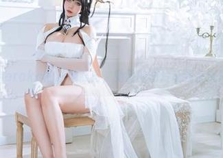 被魅瞳meroko的泳池照亮,免费的图片让我在沉思中畅游