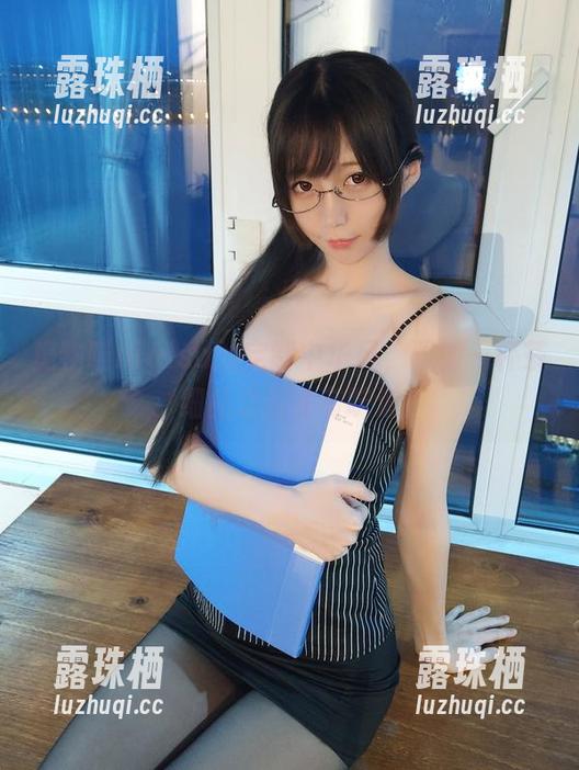 魔物喵nigisa的定制中华风，犹如一杯茶，细品之后才有味道！