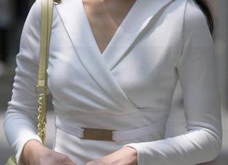魔镜街拍 – 有了婷婷的黑丝作品,工作日也能美出新高度