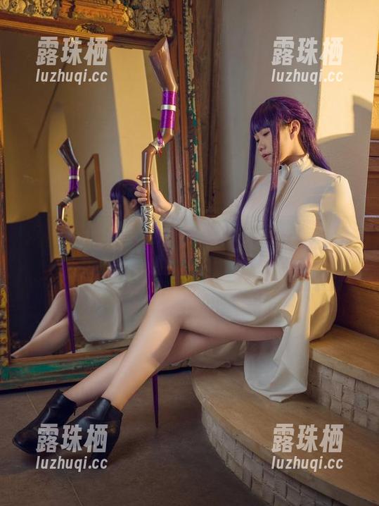 麻花麻花酱 麻花麻花酱的套图,温柔得像是轻声耳语,但我只想说好久没看到她了。
